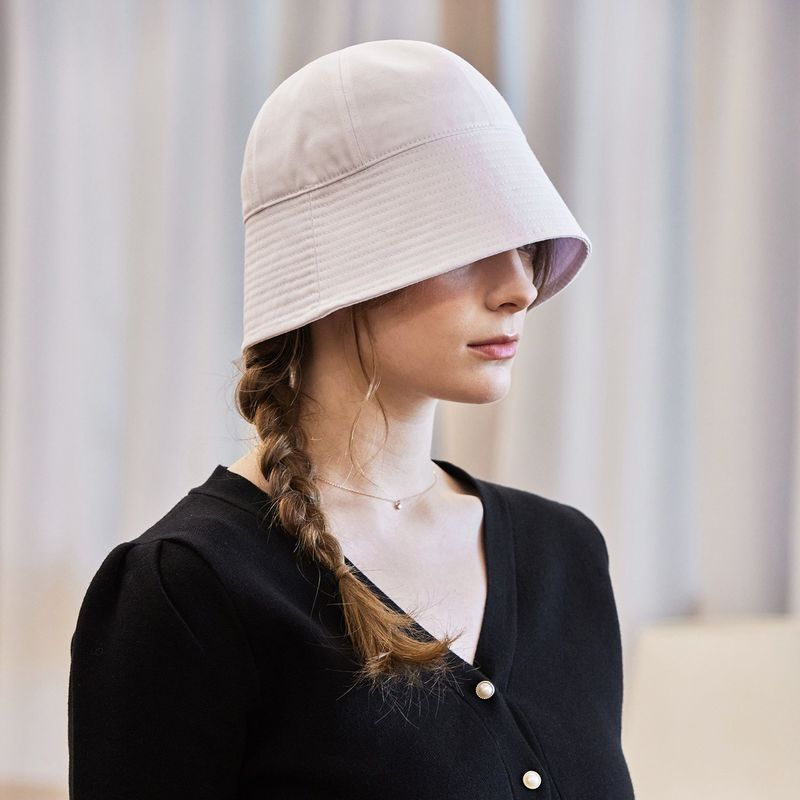 VA Curved Stud Round Drop Bucket Hat / White