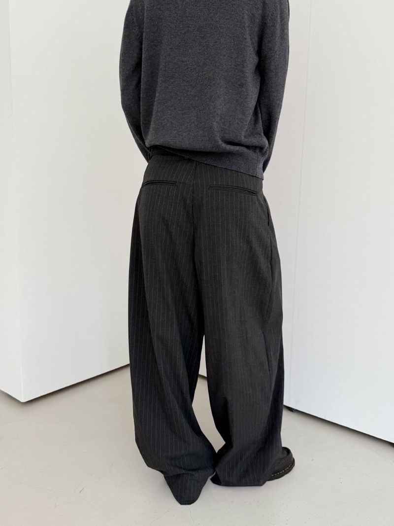 classic two tuck slacks