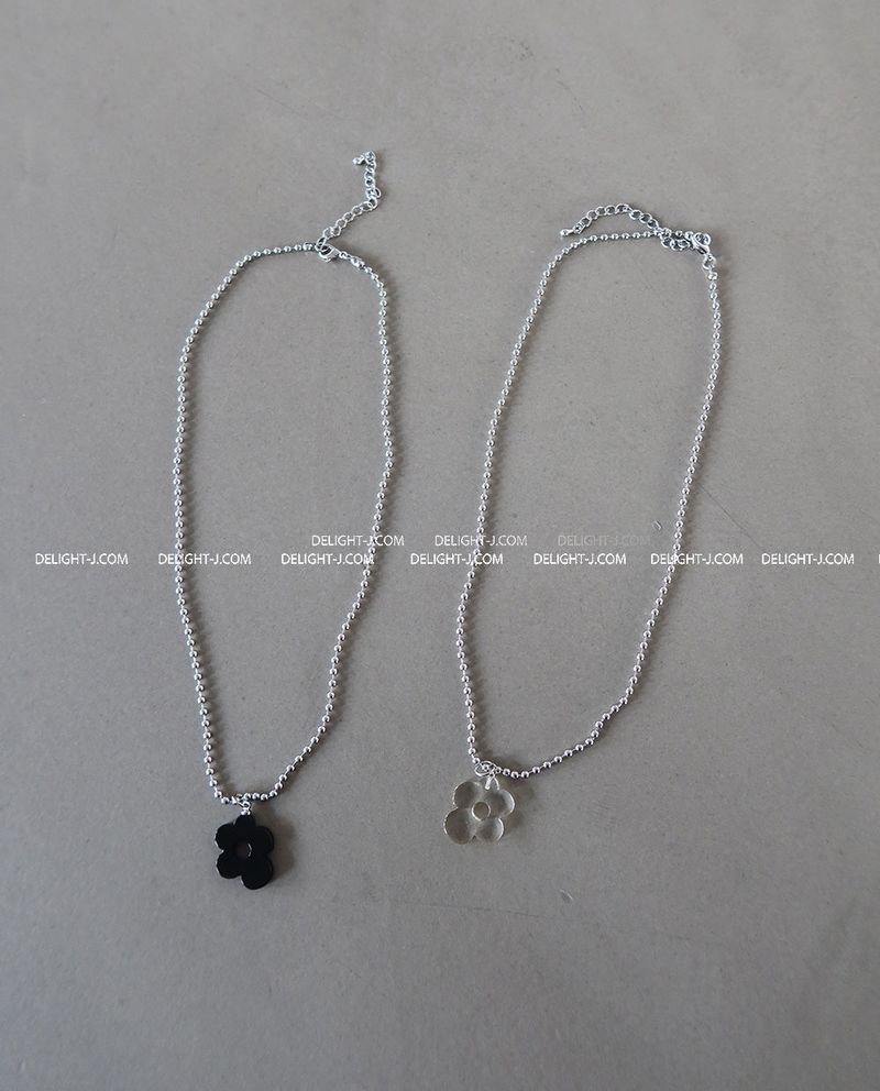 Flower pendant military string necklace
