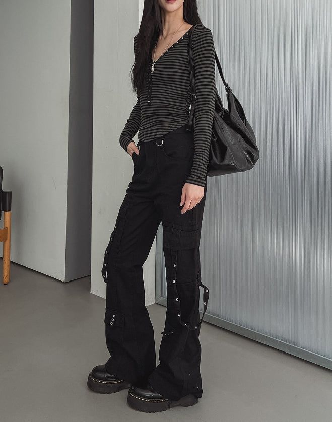 アカンアイレットストラップセミブーツカットパンツ