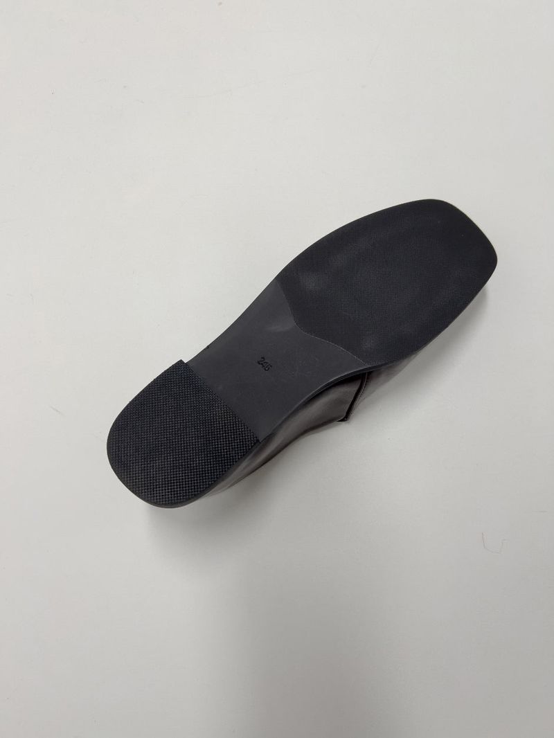 Shirring Enamel Square Toe Loafers