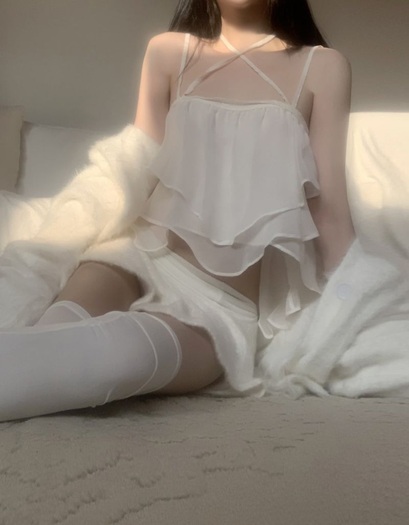 suzen(スゼン)の「ining strap frill top (ivory)(Tops)」