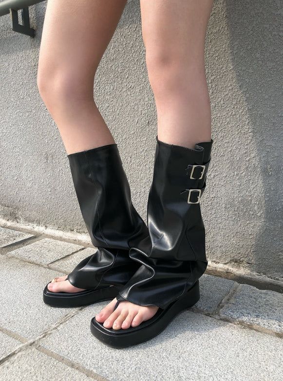 anyonemore（エニーワンモアー）の「Mine Studded Leg Warmers Flip-Flops Sandals Boots（Shoes）」