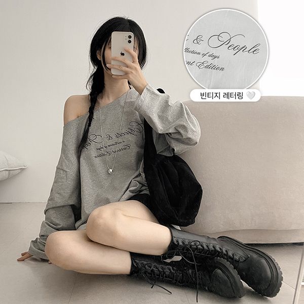オフショルダー ロングスリーブ エディション レタリング Tシャツ (3 colors)