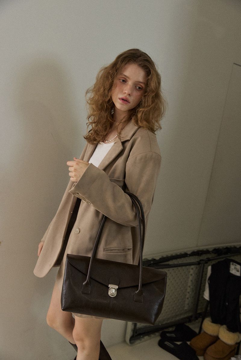 MADE_Arc Flap Long Handle Bag / MOCHA BROWN