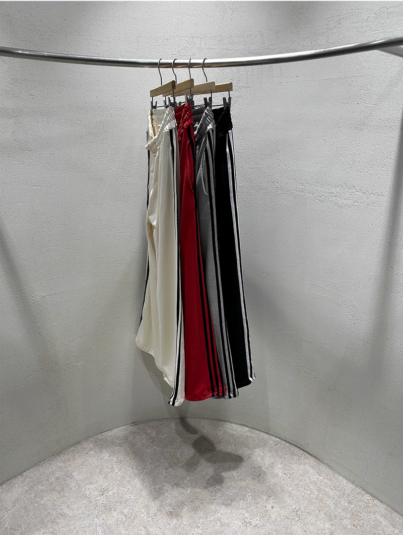 Outside track wide pants