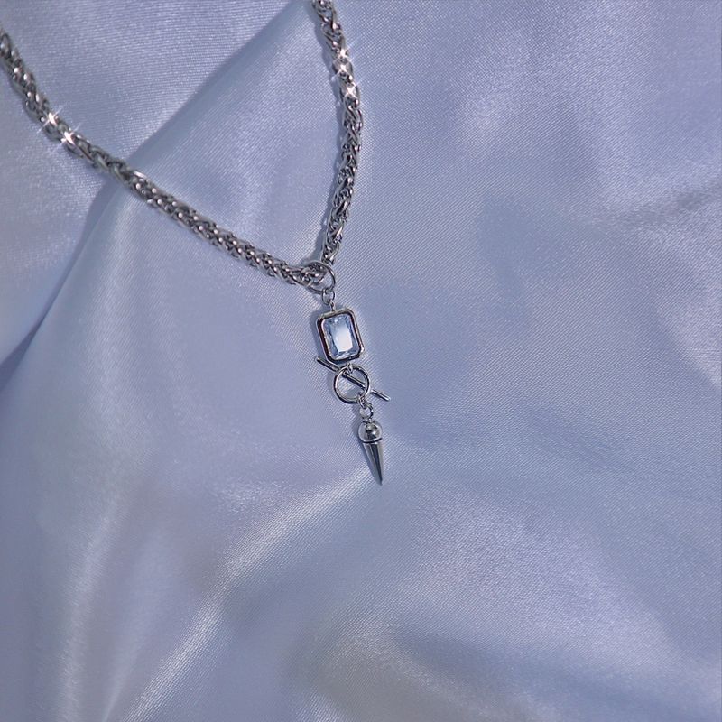 Toggle Bar Cubic Triangular Ball Choker Necklace