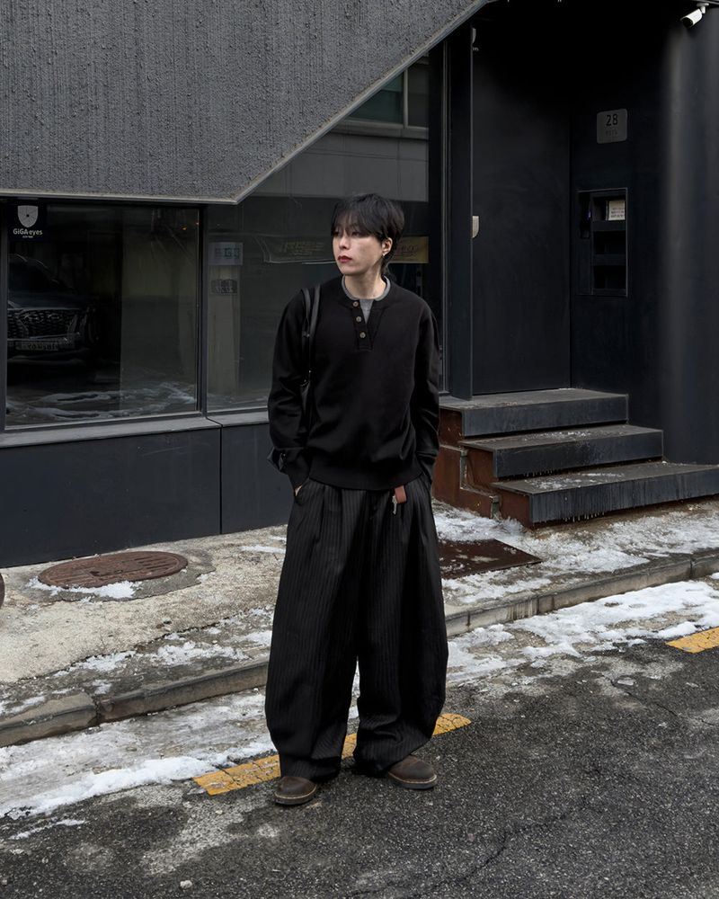 Lentic Side Pintuck Striped Slacks