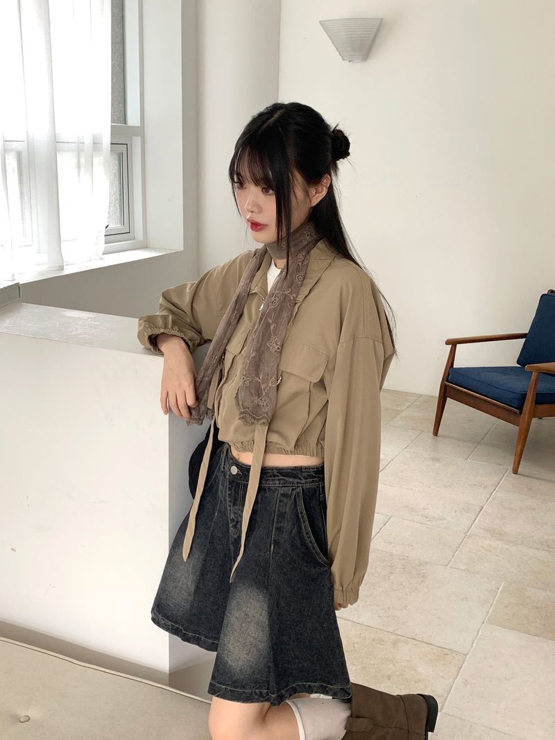 Kuka D-ring strap pocket crop zip-up jacket