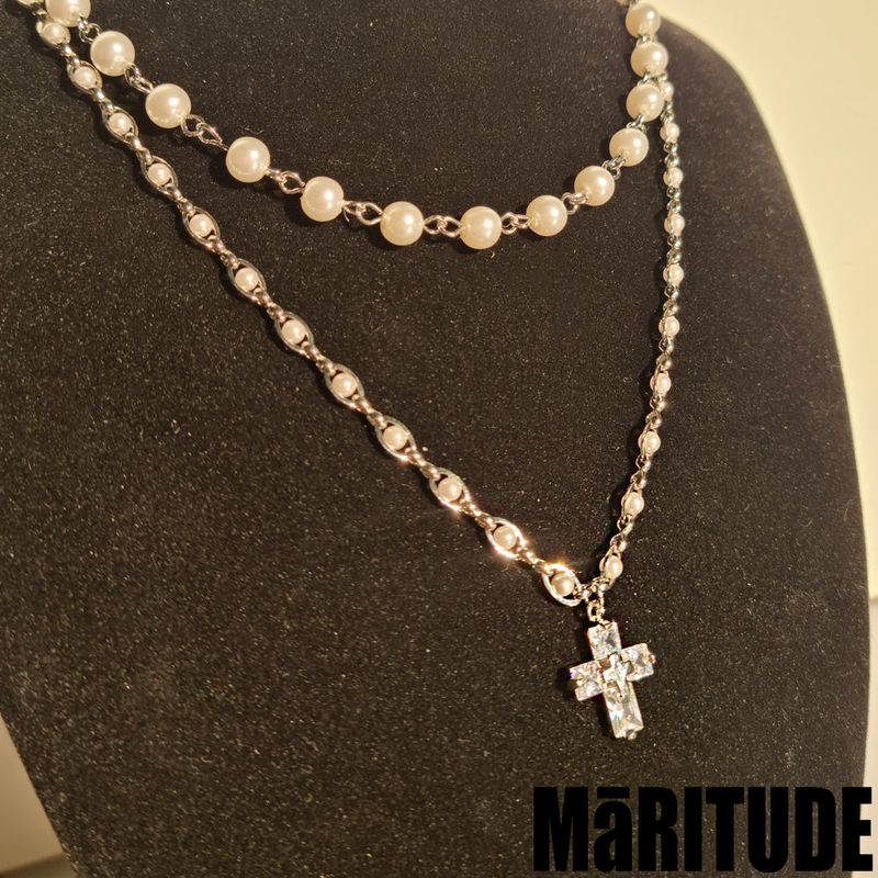 HOLY MOLY NECKLACE