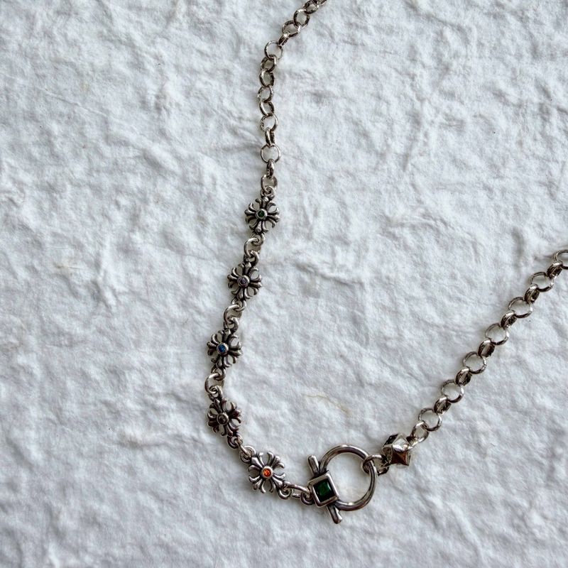 Petal Sequence Necklace