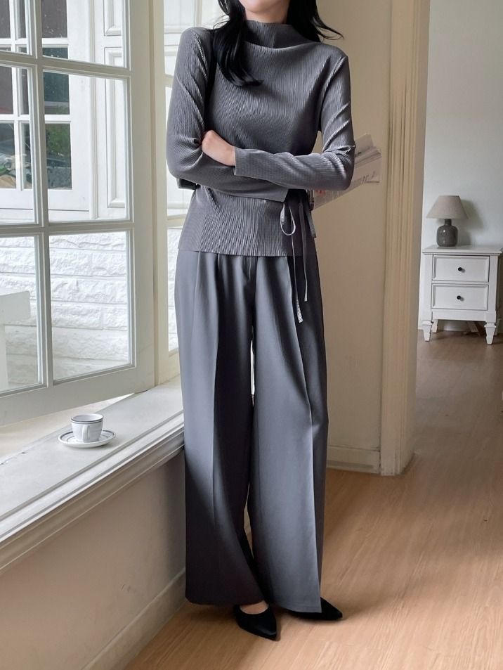 Serr Half-Neck Pleat Tee-Blouse (Strap Set)