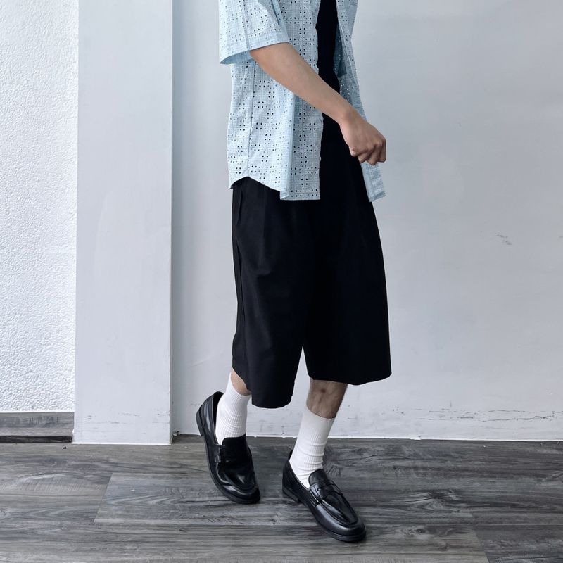 Pleated Wide Silhouette Shorts