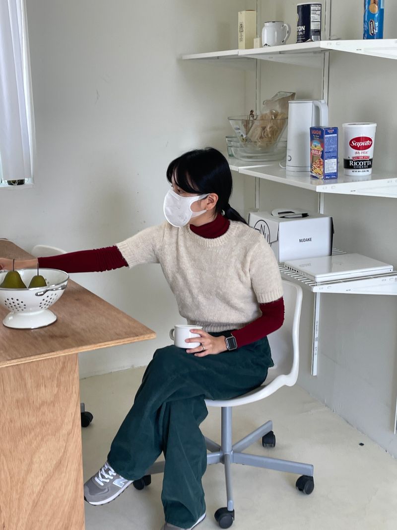 Earth half turtleneck T-shirts