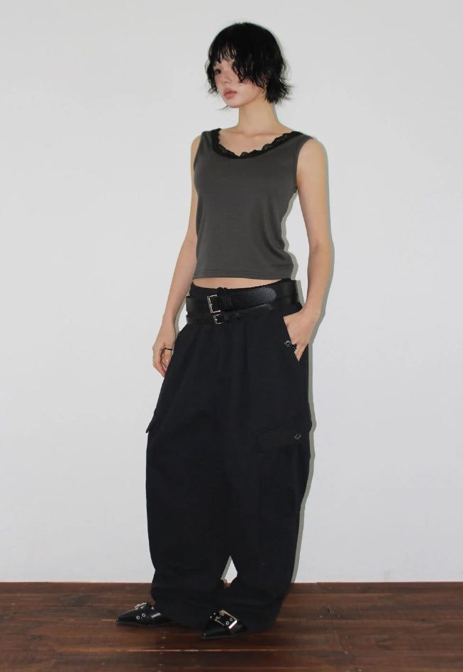 FINE LACE SLEEVELESS