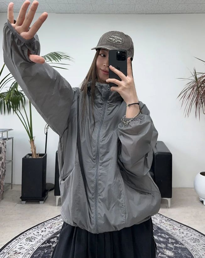 Karin Summer Fingerhole Wind Jacket