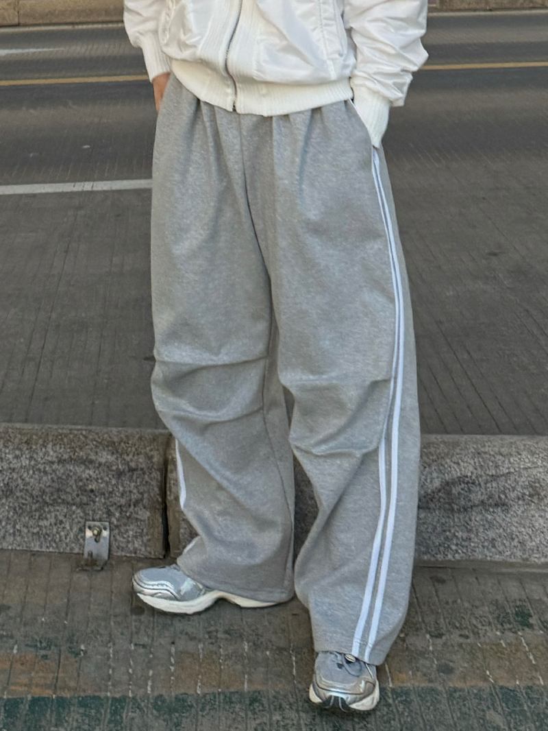 AVAND（アバンド）の「Selnir track pants（Pants）」