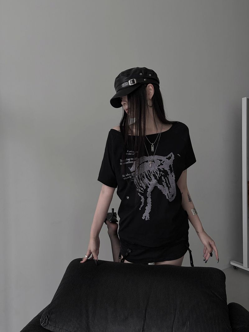 horse graphic off T