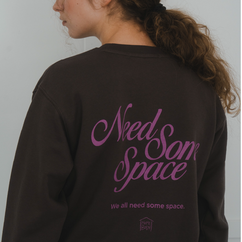 Need Some Space Sweatshirt(BROWN)