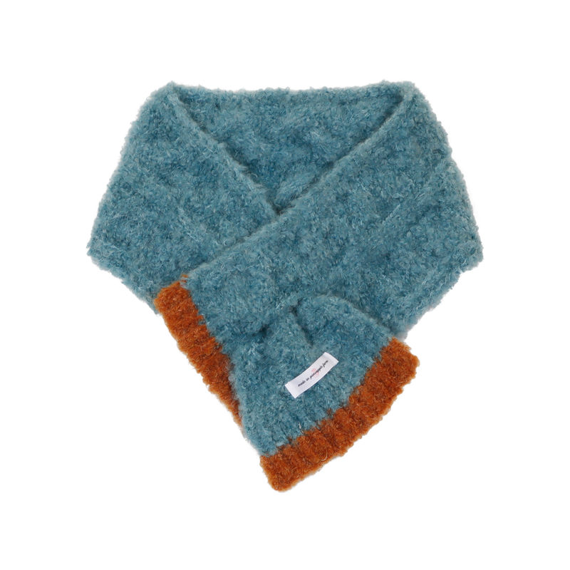 COLORED FLUFFY MUFFLER