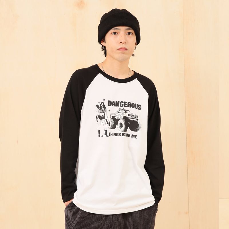 KRUCHI(クルチ)の「DANGEROUS Raglan long-sleeved T-Shirt (WHITE) MENS(Tops)」