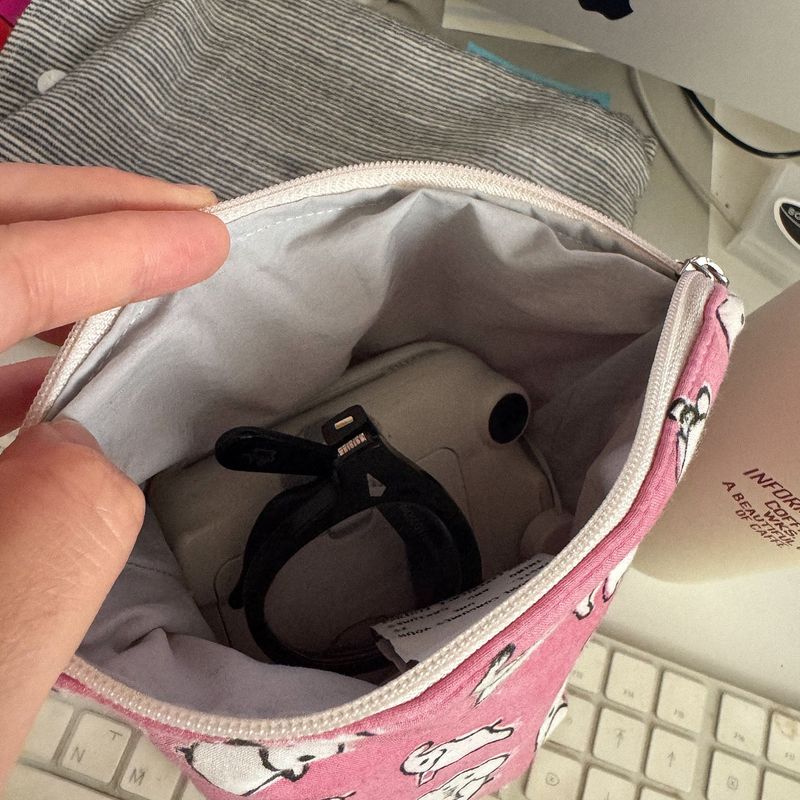 pink elephant pouch (silver ring)
