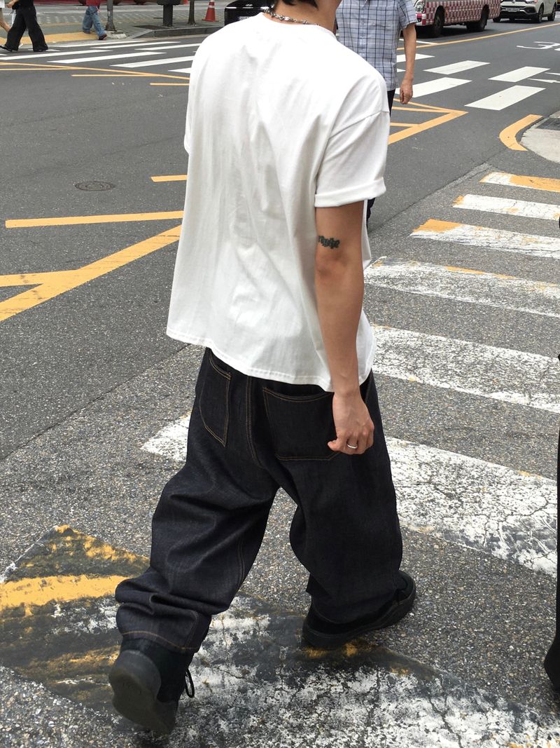 Jeff One Pleat Raw Wide Denim Pants