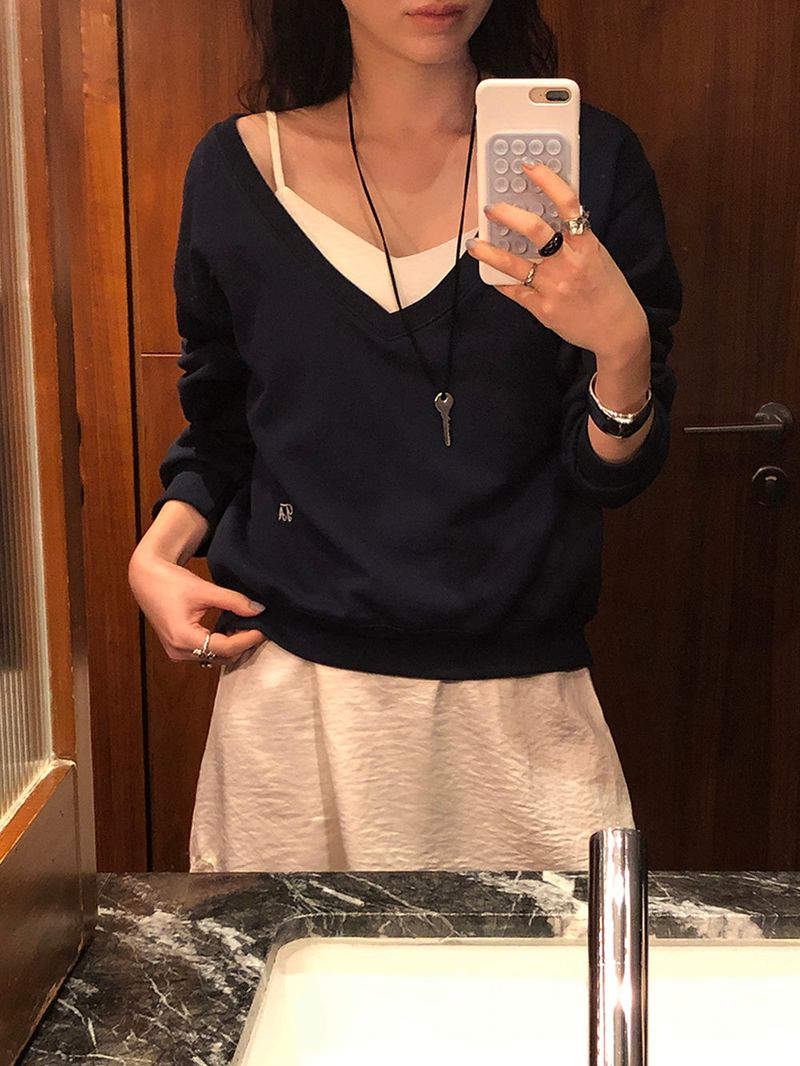 [MADE] TA DEEP V-NECK SWEATSHIRT