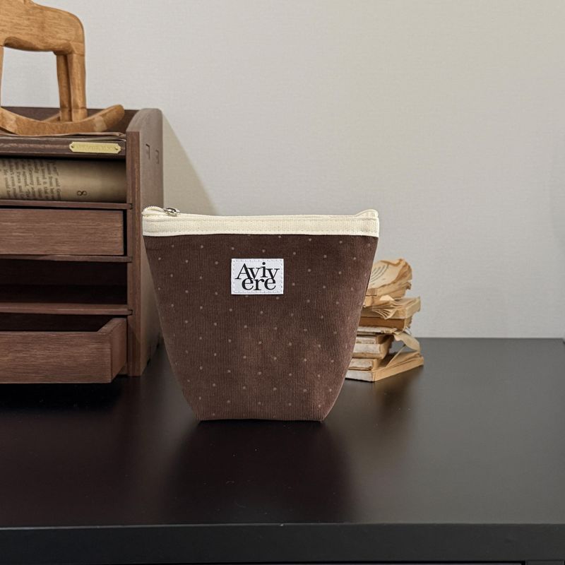Avivere（アビベール）の「classic pouch_corduroy dot brown（Miscellaneous Goods/Stationery）」