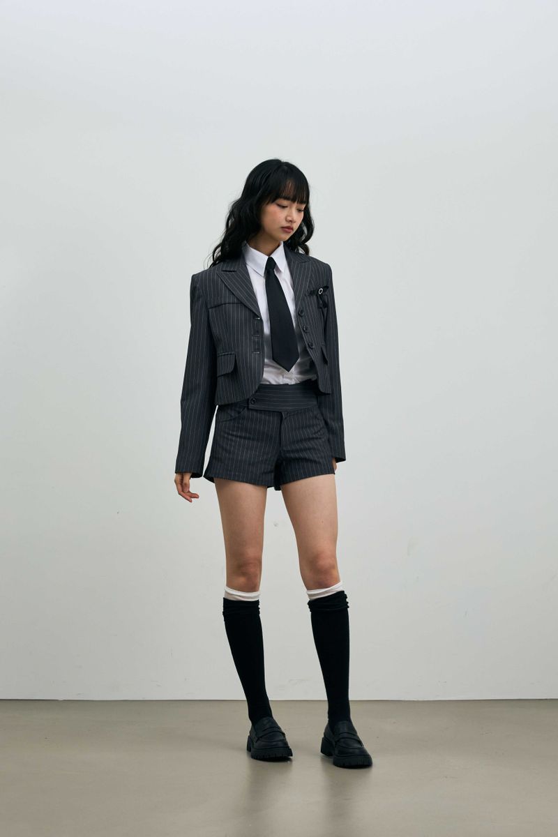 AVEL PINSTRIPE CROP JACKET / CHARCOAL