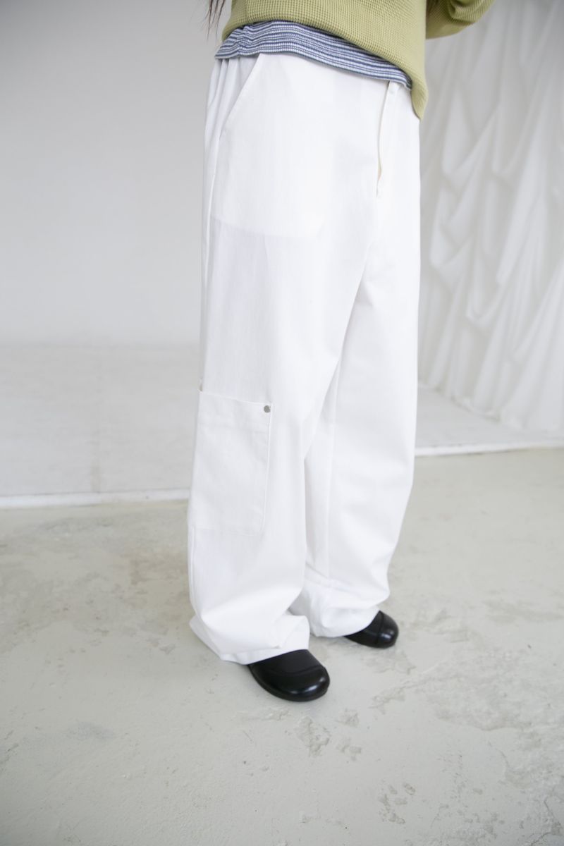 omoosoohy（オムスヒ）の「rivet pocket wide pants(2colors)（Pants）」