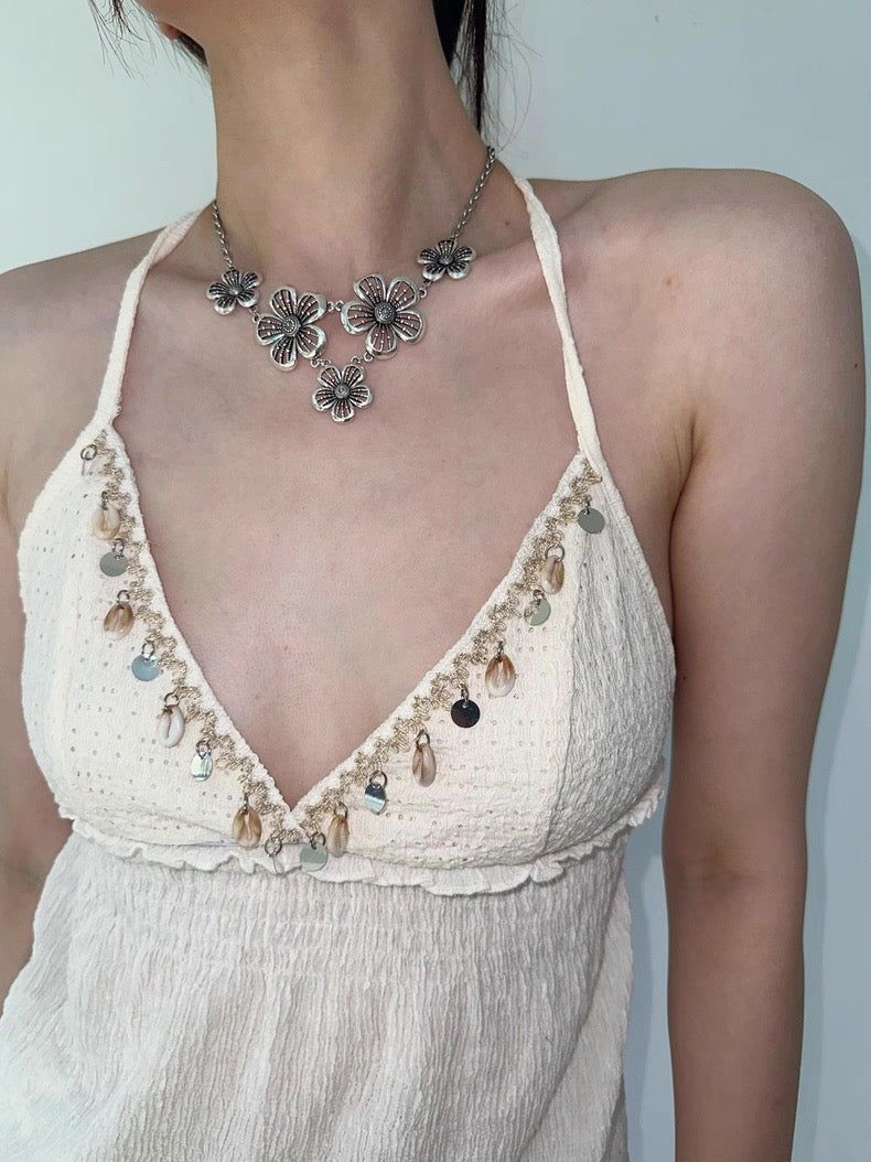 Five flowers necklace
