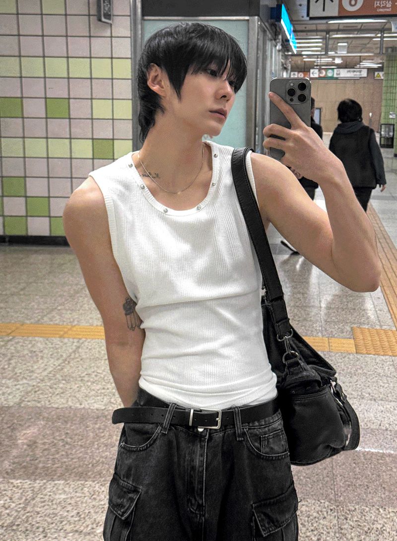 Cosyharu studded sleeveless top