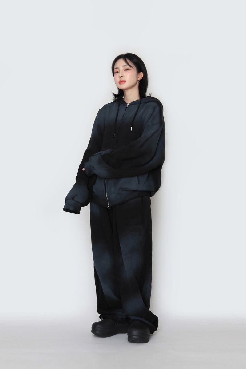 Spray washed hood zip-up