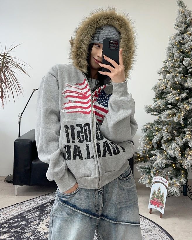 SATIIIZ（サティーズ）の「Ika Flag Fur Hood Zip Up（Tops）」