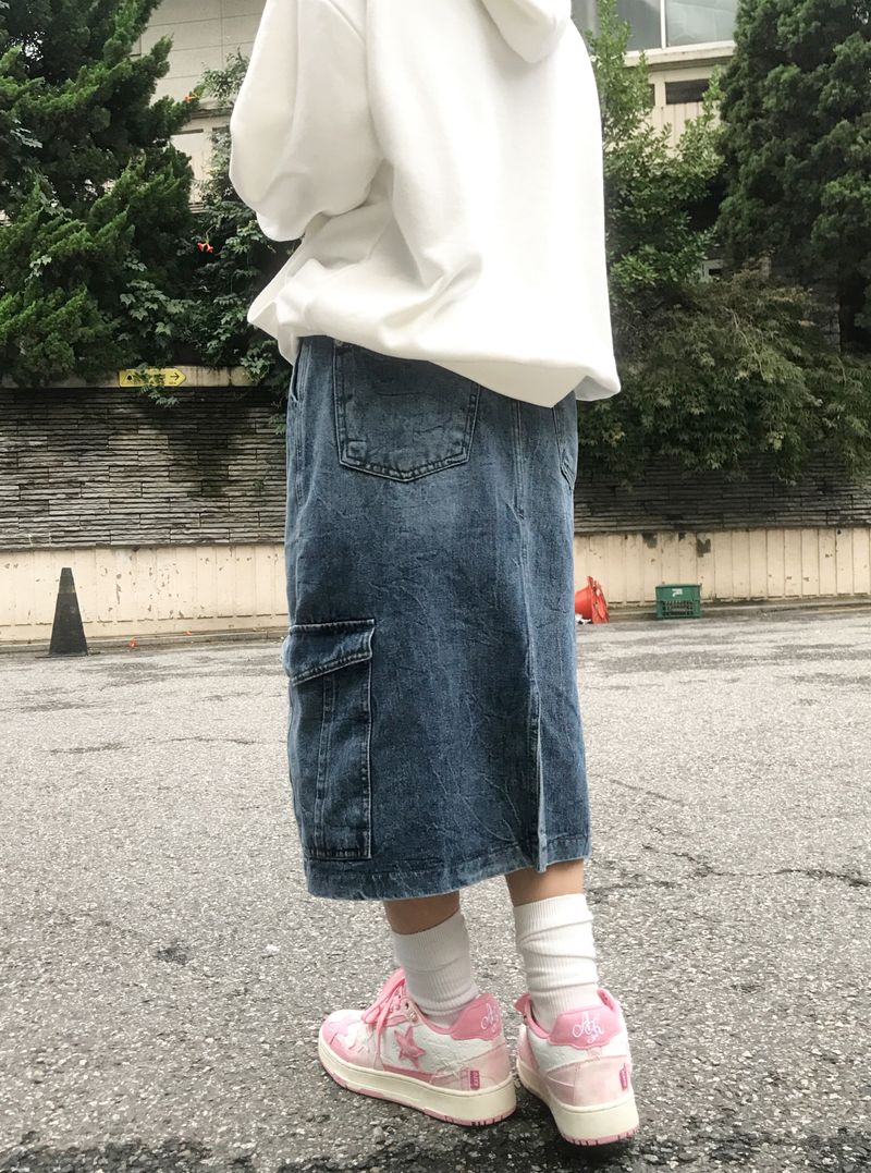 medium blue washing cargo midi skirt