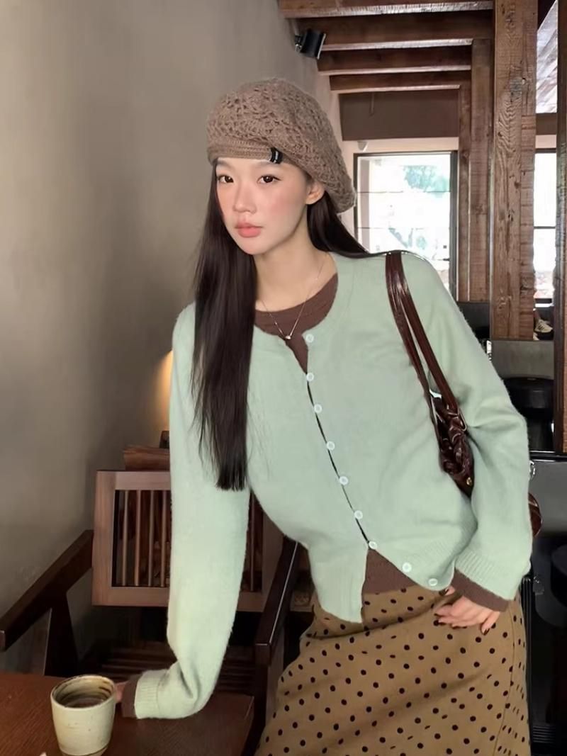 dereborujo（ドレボルゾー）の「Mint Brown Layered Cardigan Knitwear（Tops）」