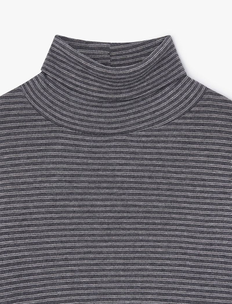 STRIPE TURTLE NECK LONG SLEEVE (GREY)