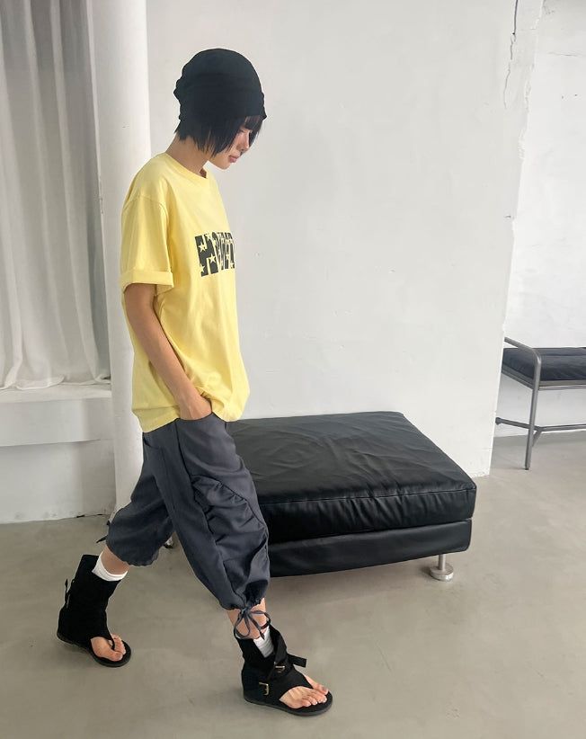 SIDE SHIRRING CAPRI PANTS