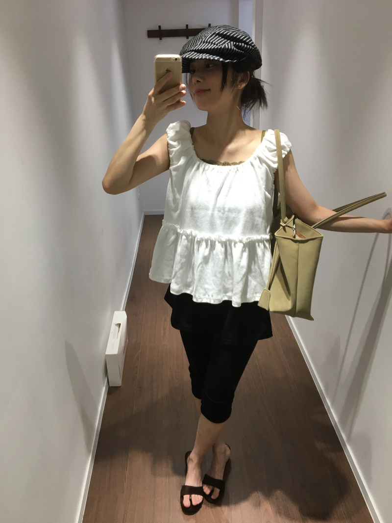 Meadow punched frill sleeveless top (2color) 