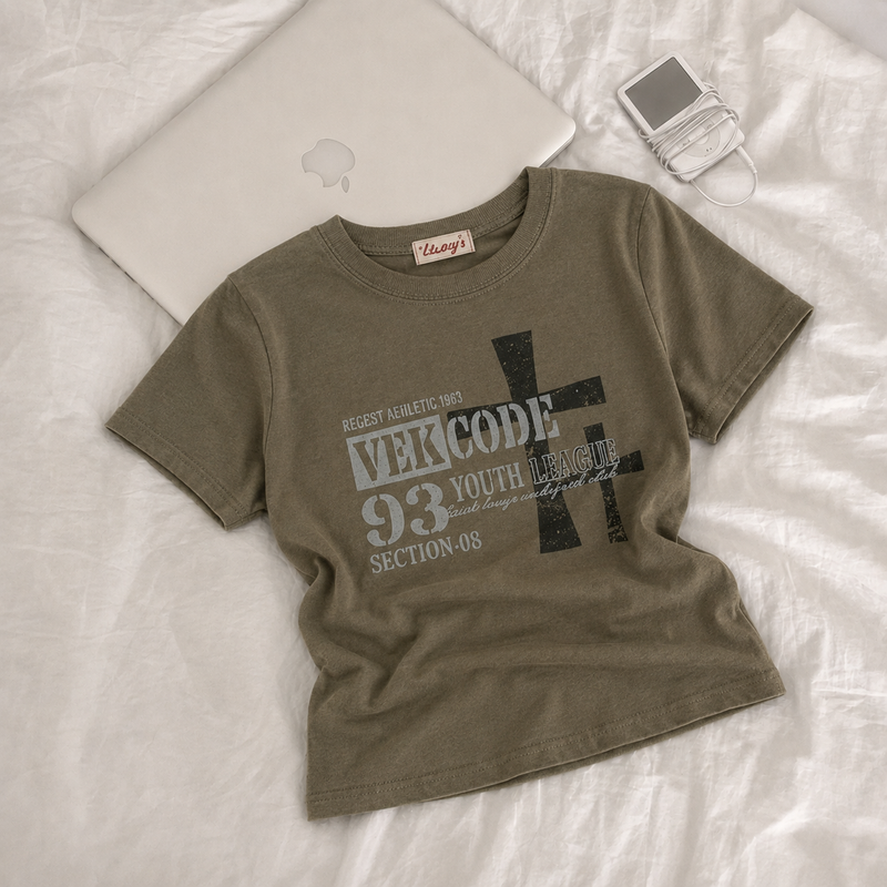 hijjoo（ハイチュー）の「Code Lettering Short-Sleeve Crop Tee (3 colors)（Tops）」