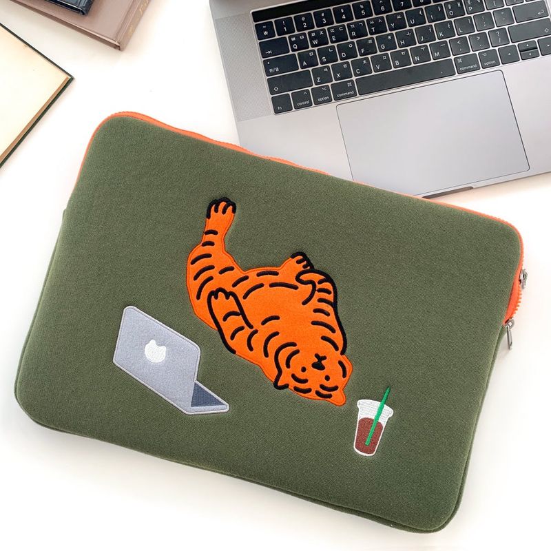 LAZY TIGER LAPTOP