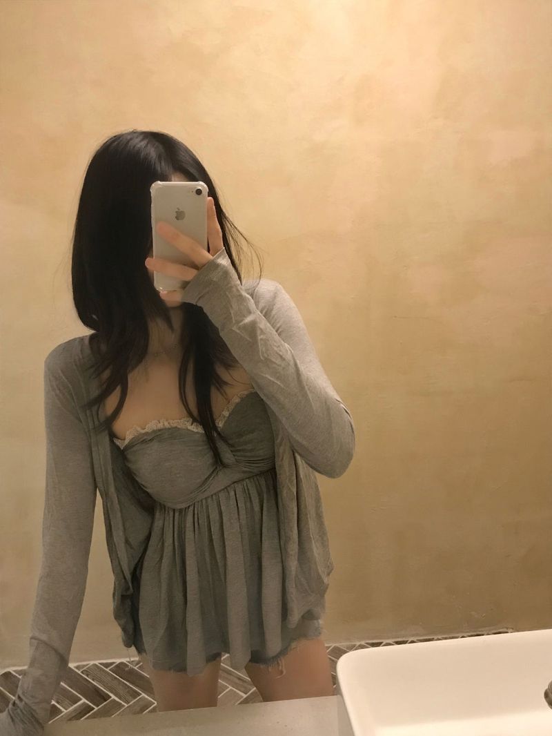 Needs Inner Cap Lace Flare Top & Cardigan SET