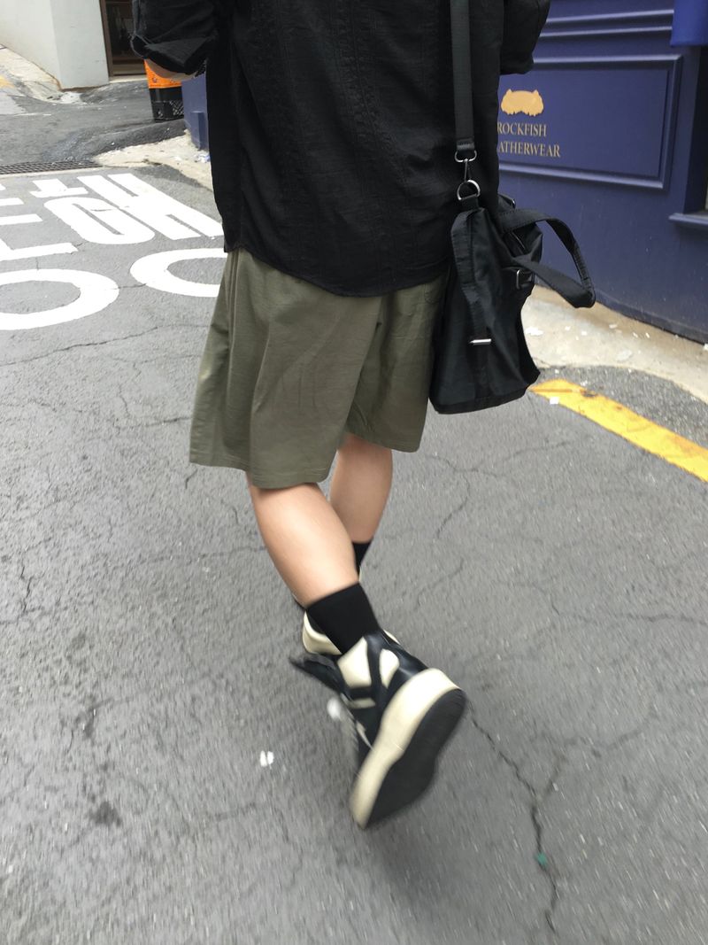 Basic Double-Pintuck Linen Shorts 4C