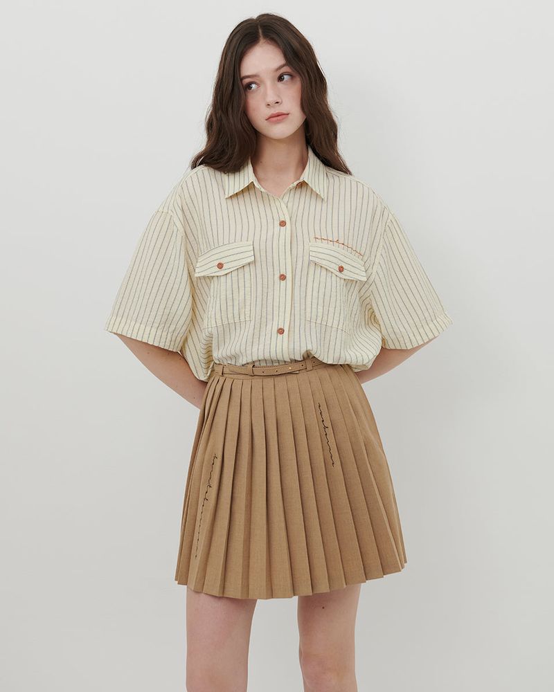 【MADE】LOGO PRINT PLEATED SKIRT [BEIGE]
