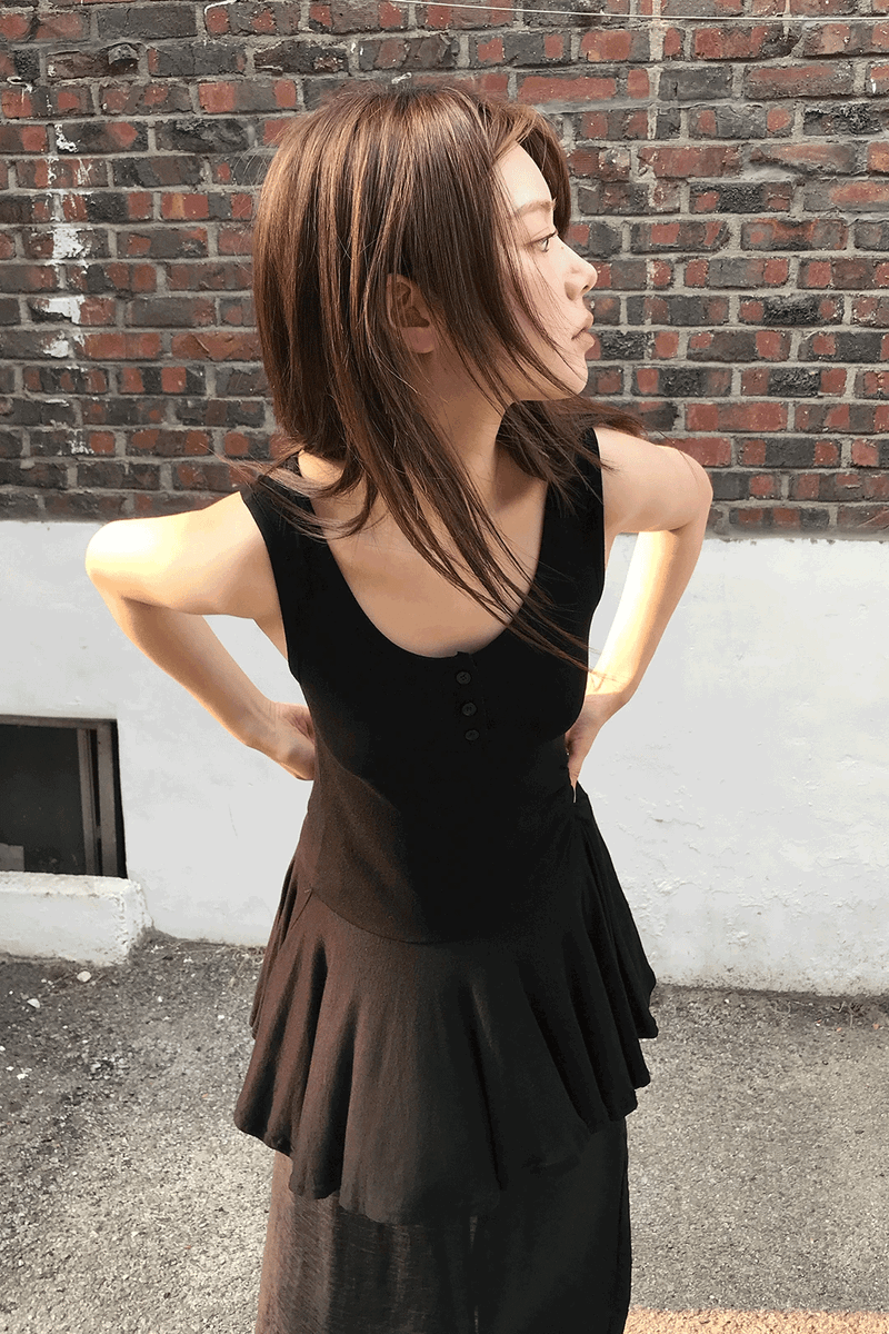 FLARE SLEEVELESS OS TOP