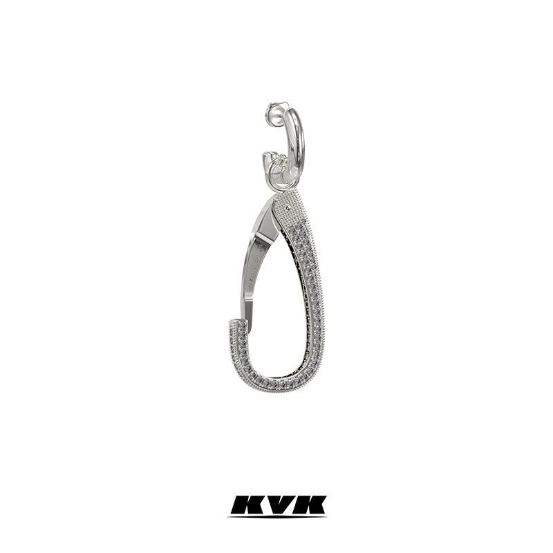 KVK（ケーブイケー）の「KVKファッションショー ロゴコンビネーションピアス（アクセサリー）」
