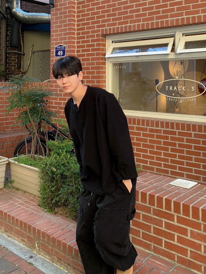 Bean over henley neck knit tee