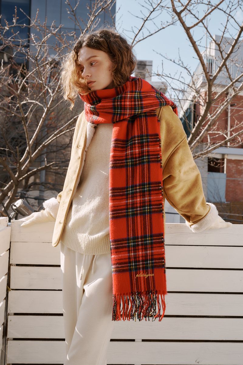 Fringe wool muffler (Red check)