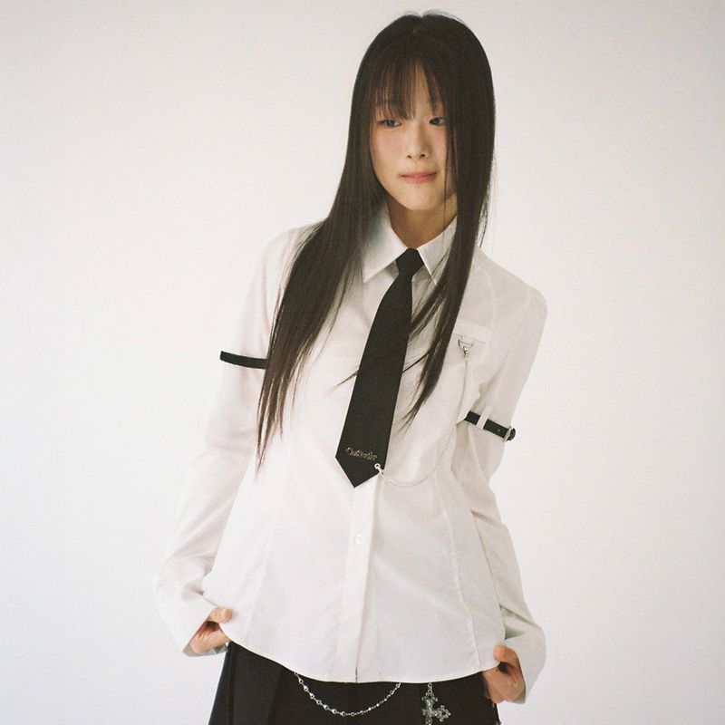 CLUT STUDIO（クラットスタジオ）の「Sleeve Belt Tie Shirt - White	（Tops）」